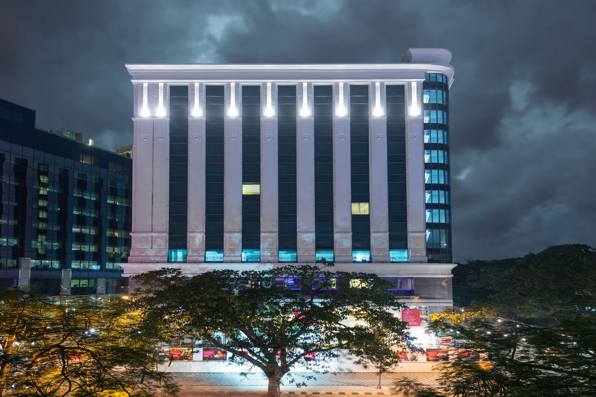 Отель Ramada Plaza Ченнаи Экстерьер фото